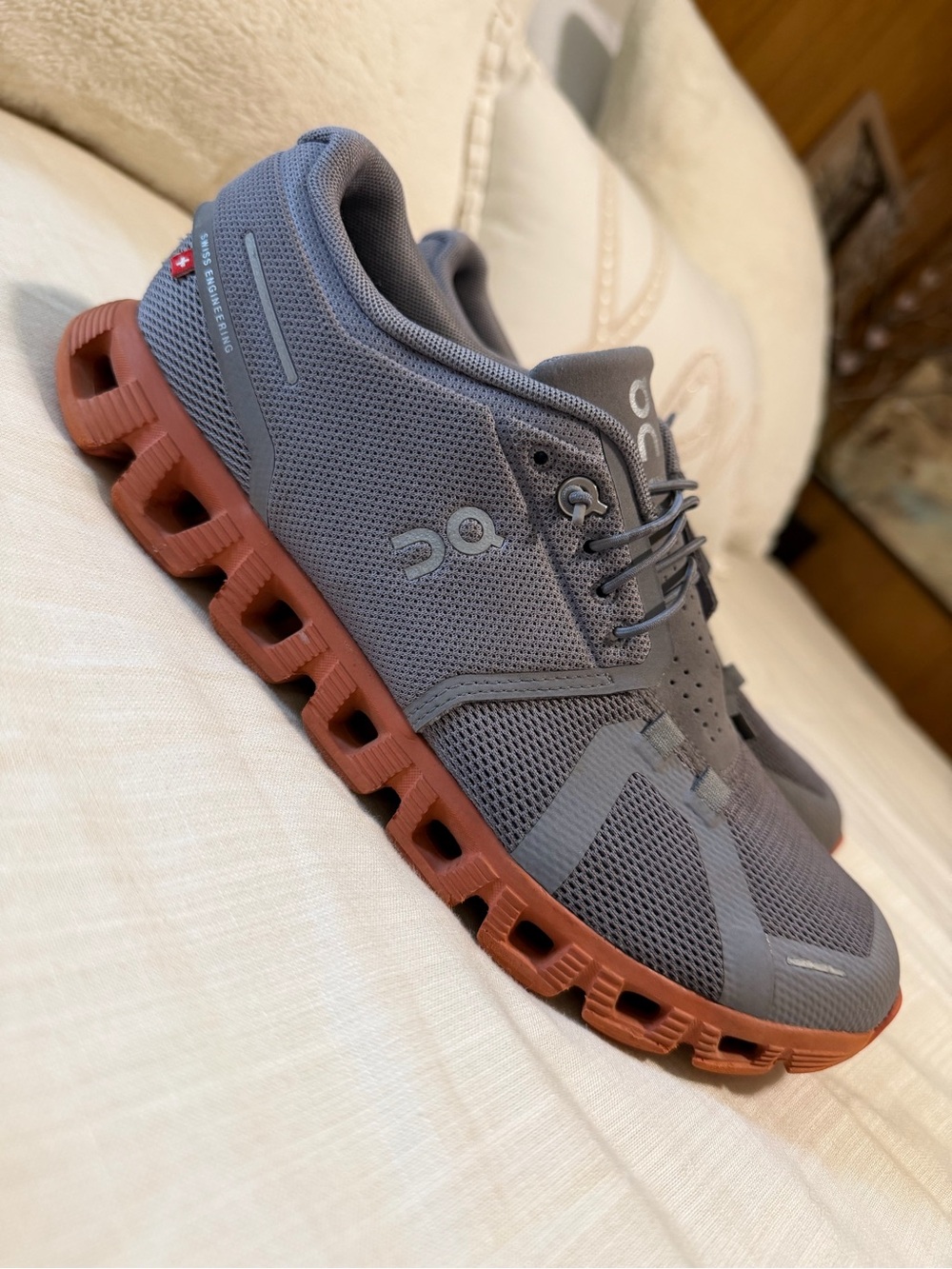 ON CLOUD 5  Men’s Running Shoes - Zinc/ Canyon Colorway Mens size 8